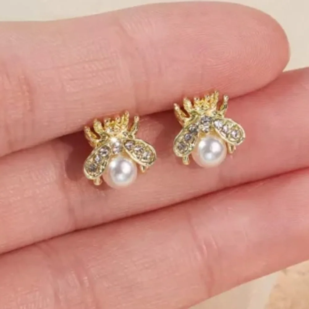 Korean New Exquisite Honey Bee Pearl Earrings Fashion Temperament Versatile Smal - Picture 3 of 3